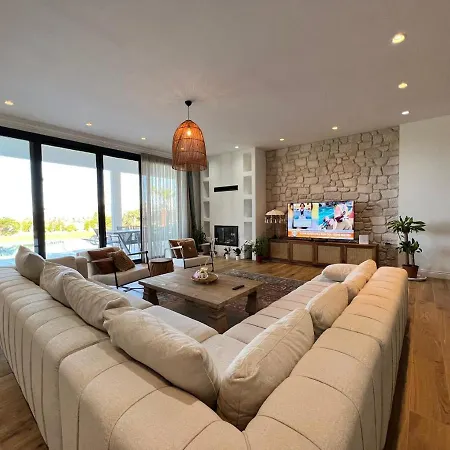 4 Bedroom With Private Pool And Separate Staff In * Yalikavak