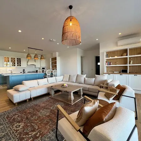 Villa 4 Bedroom With Private Pool And Separate Staff In *