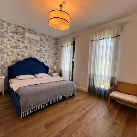 4 Bedroom With Private Pool And Separate Staff In Villa Yalikavak