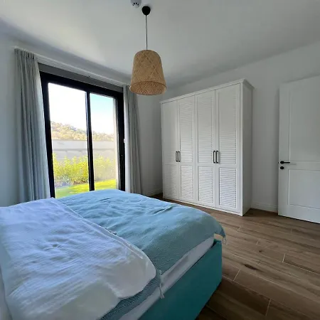 4 Bedroom With Private Pool And Separate Staff In Villa Yalıkavak