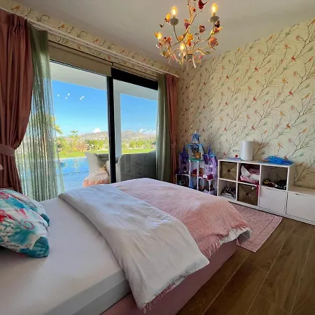 Villa 4 Bedroom With Private Pool And Separate Staff In *